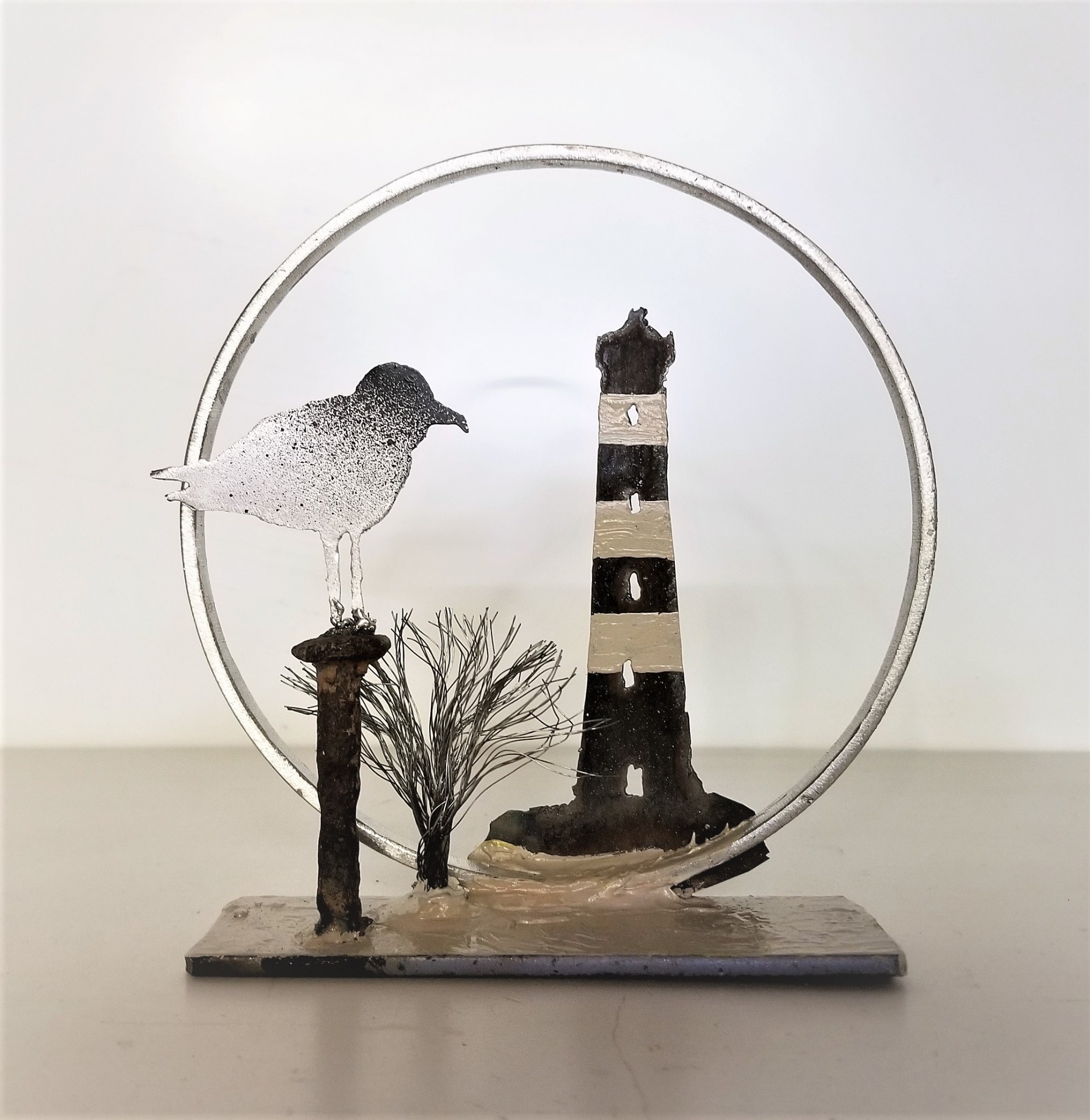 Le petit phare et la mouette